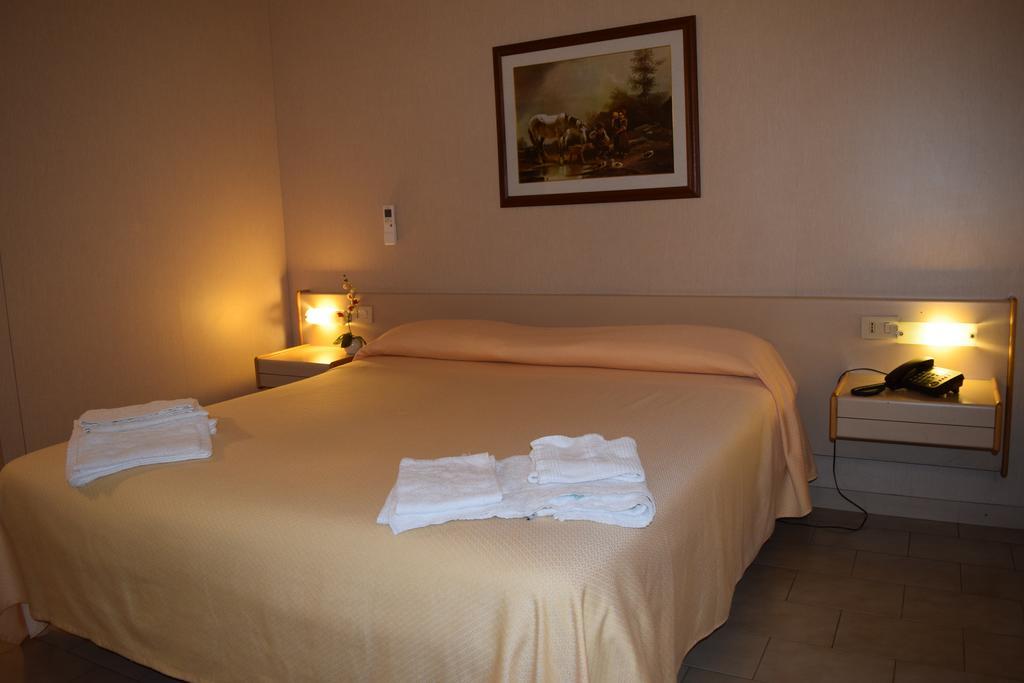 Hotel Mary Специя Экстерьер фото