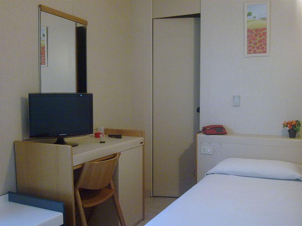 Hotel Mary Специя Экстерьер фото