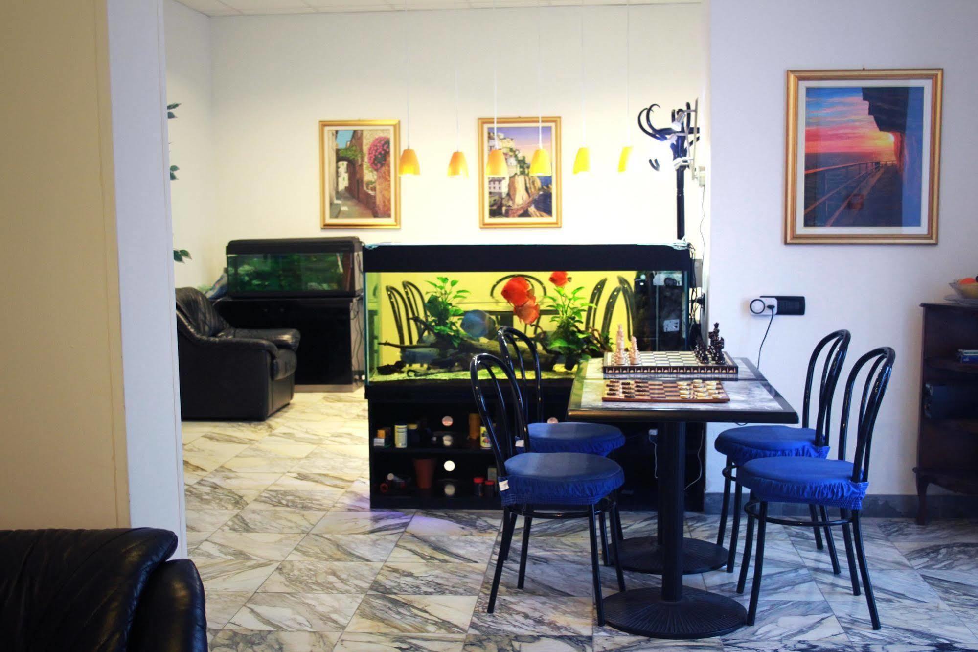 Hotel Mary Специя Экстерьер фото