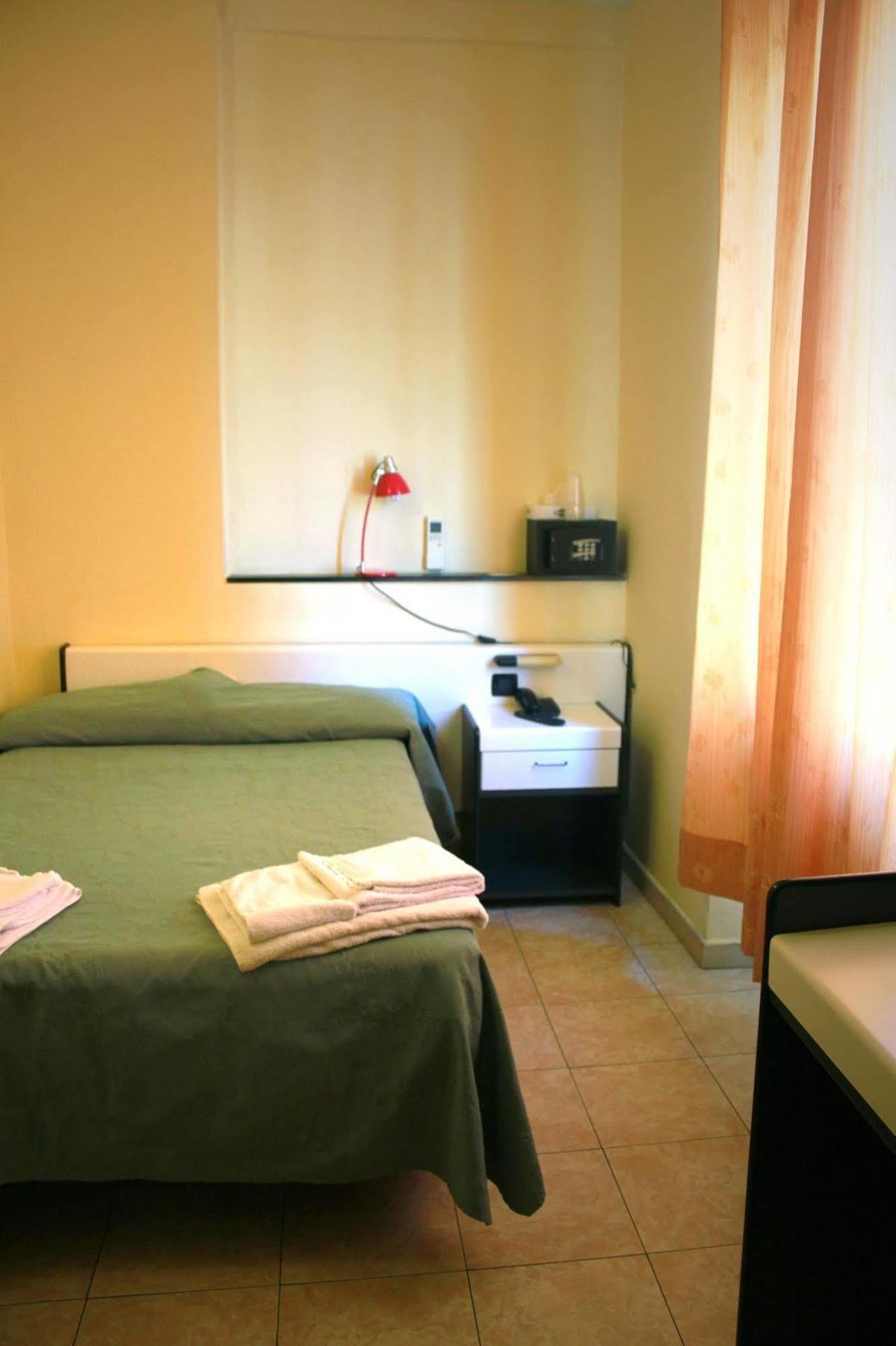 Hotel Mary Специя Экстерьер фото
