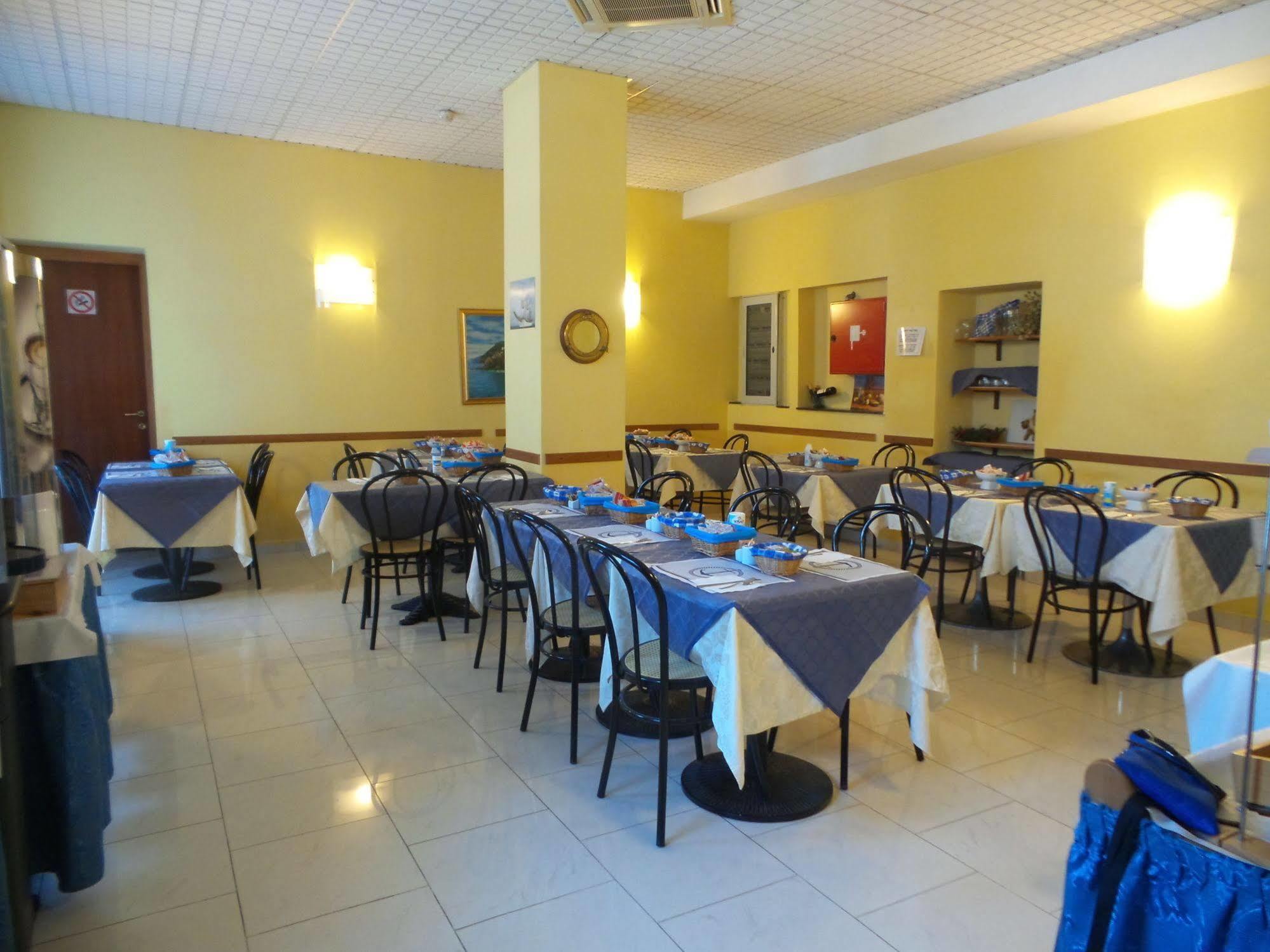 Hotel Mary Специя Экстерьер фото