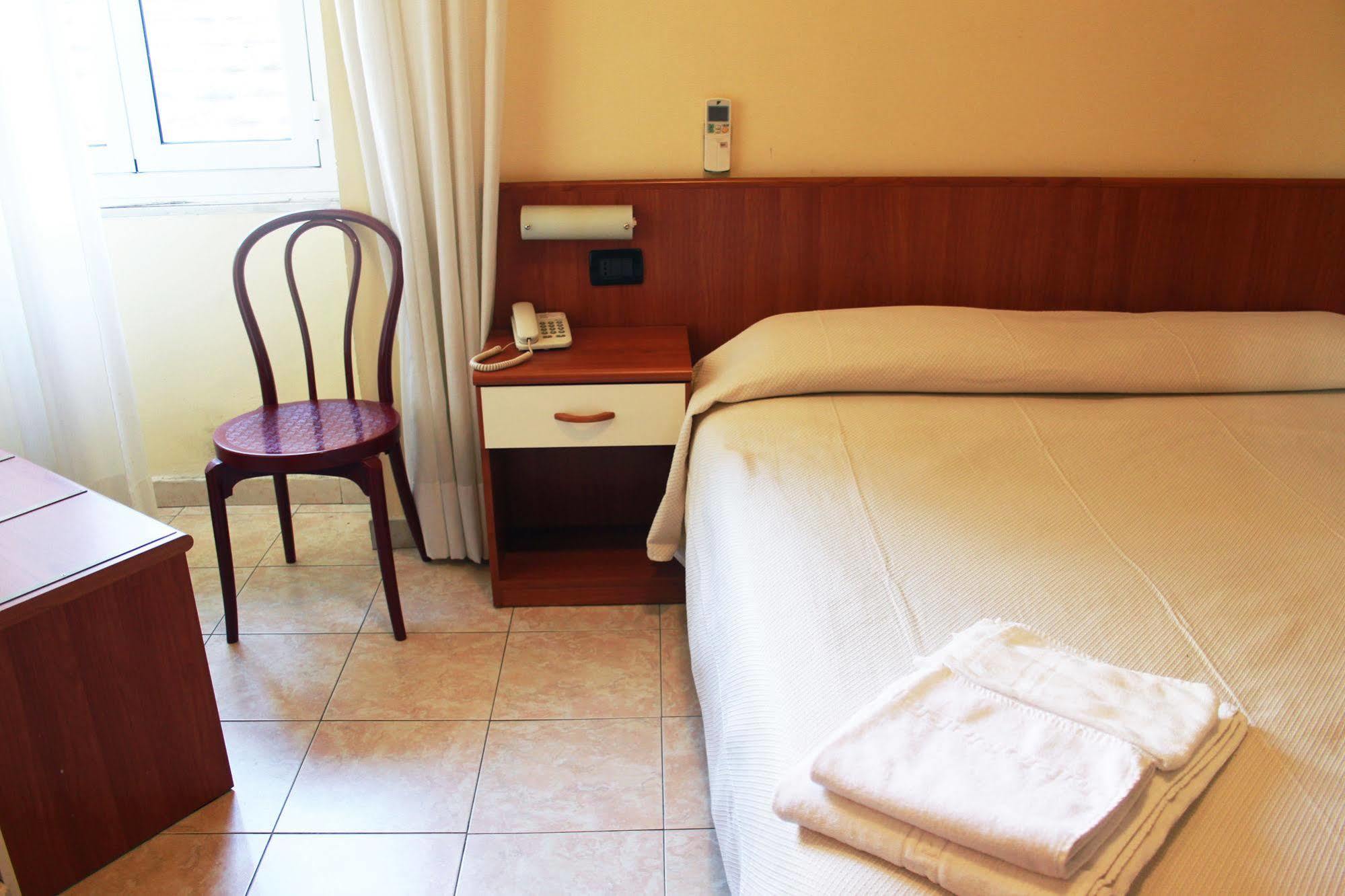 Hotel Mary Специя Экстерьер фото
