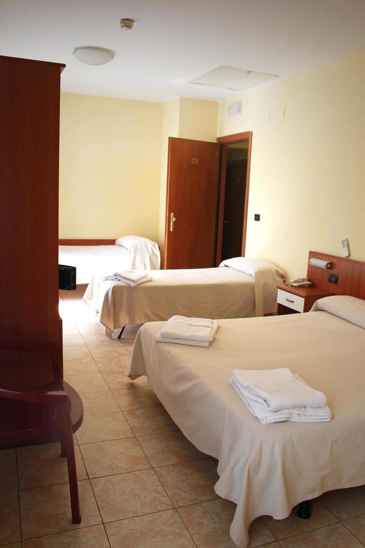 Hotel Mary Специя Экстерьер фото