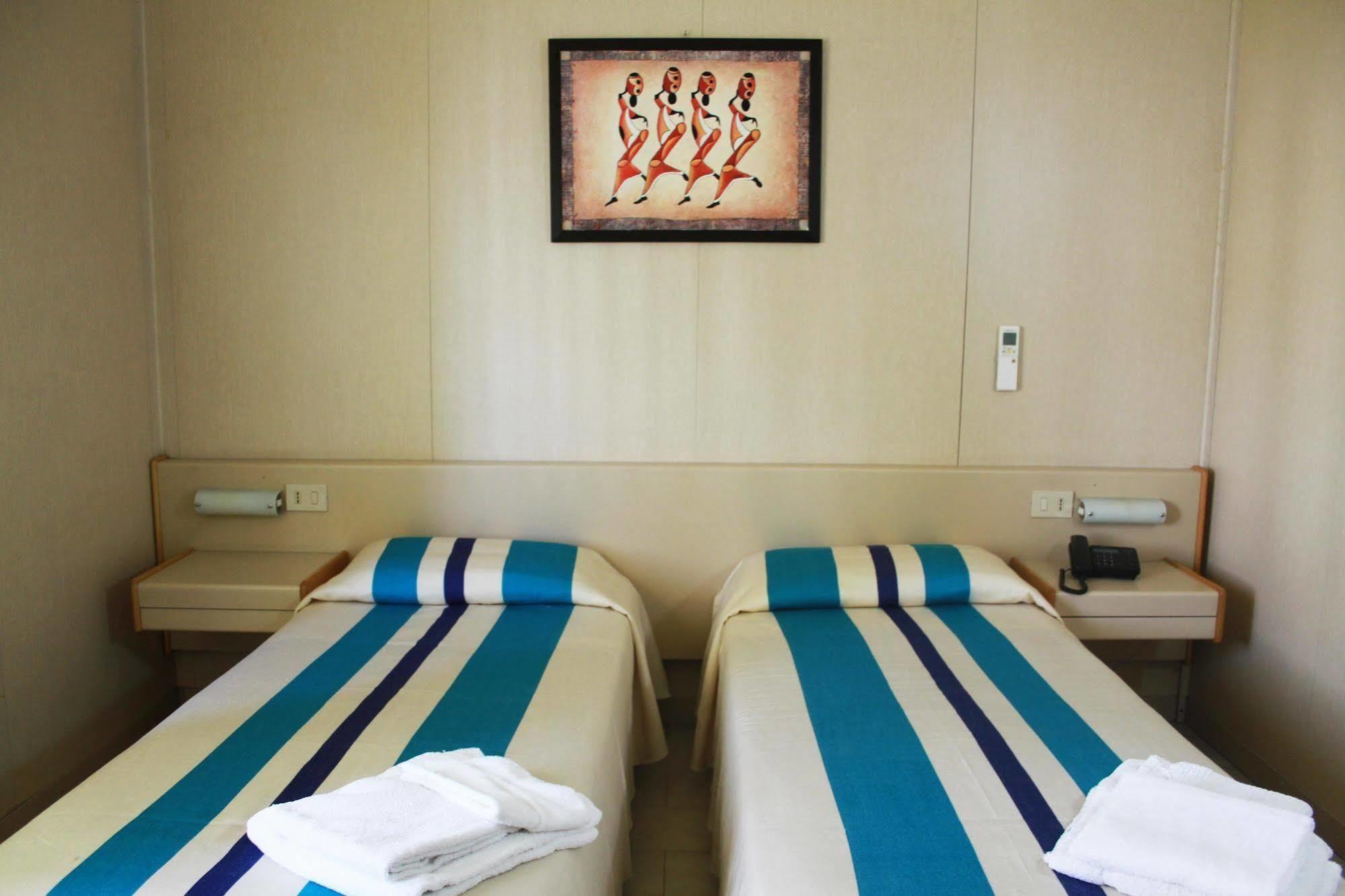 Hotel Mary Специя Экстерьер фото