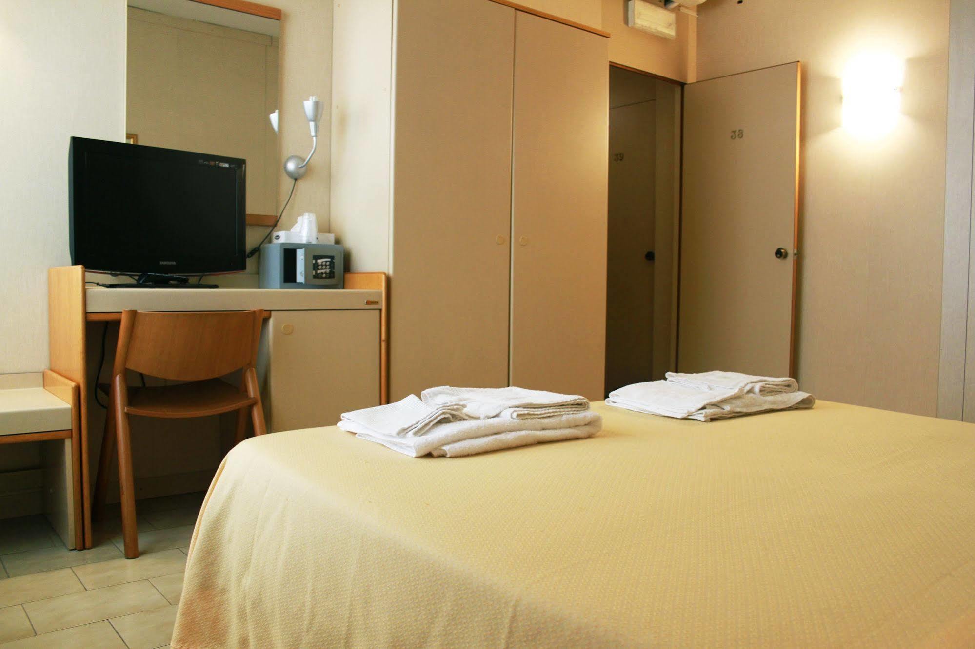Hotel Mary Специя Экстерьер фото